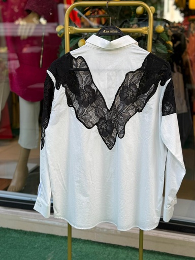 Dantel detaylı beyaz tasarım gömlek